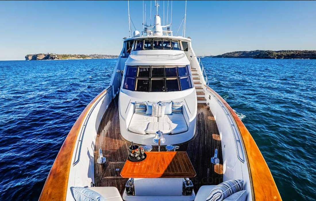 boat-hire-luxury-super-yacht-charter-sydney-harbour