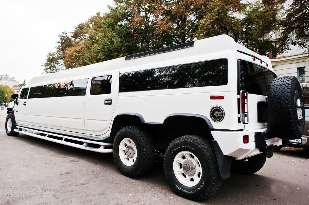 h2-hummer-hire-16-and-22-seater