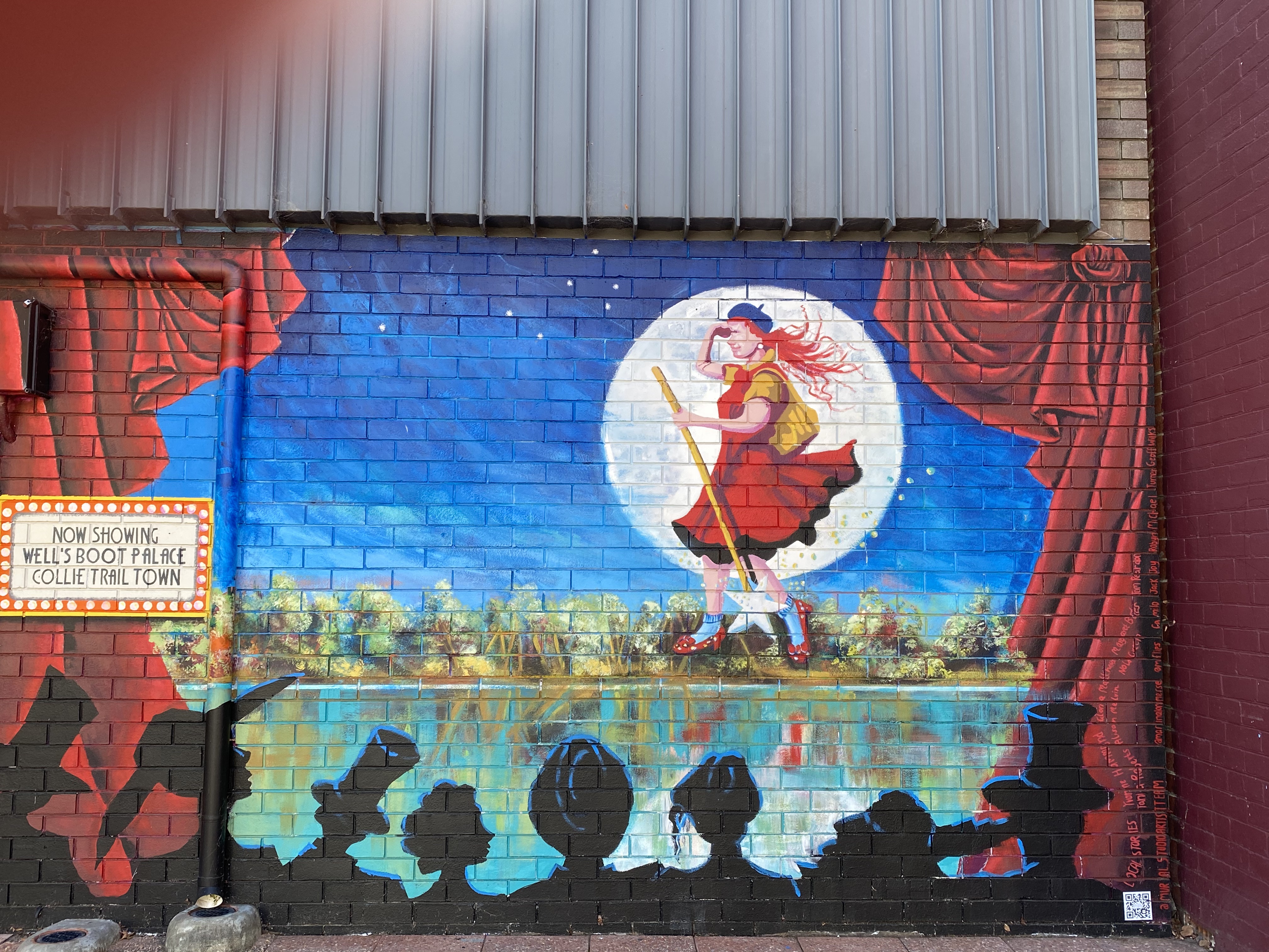 Mural Walking Tour with Alison