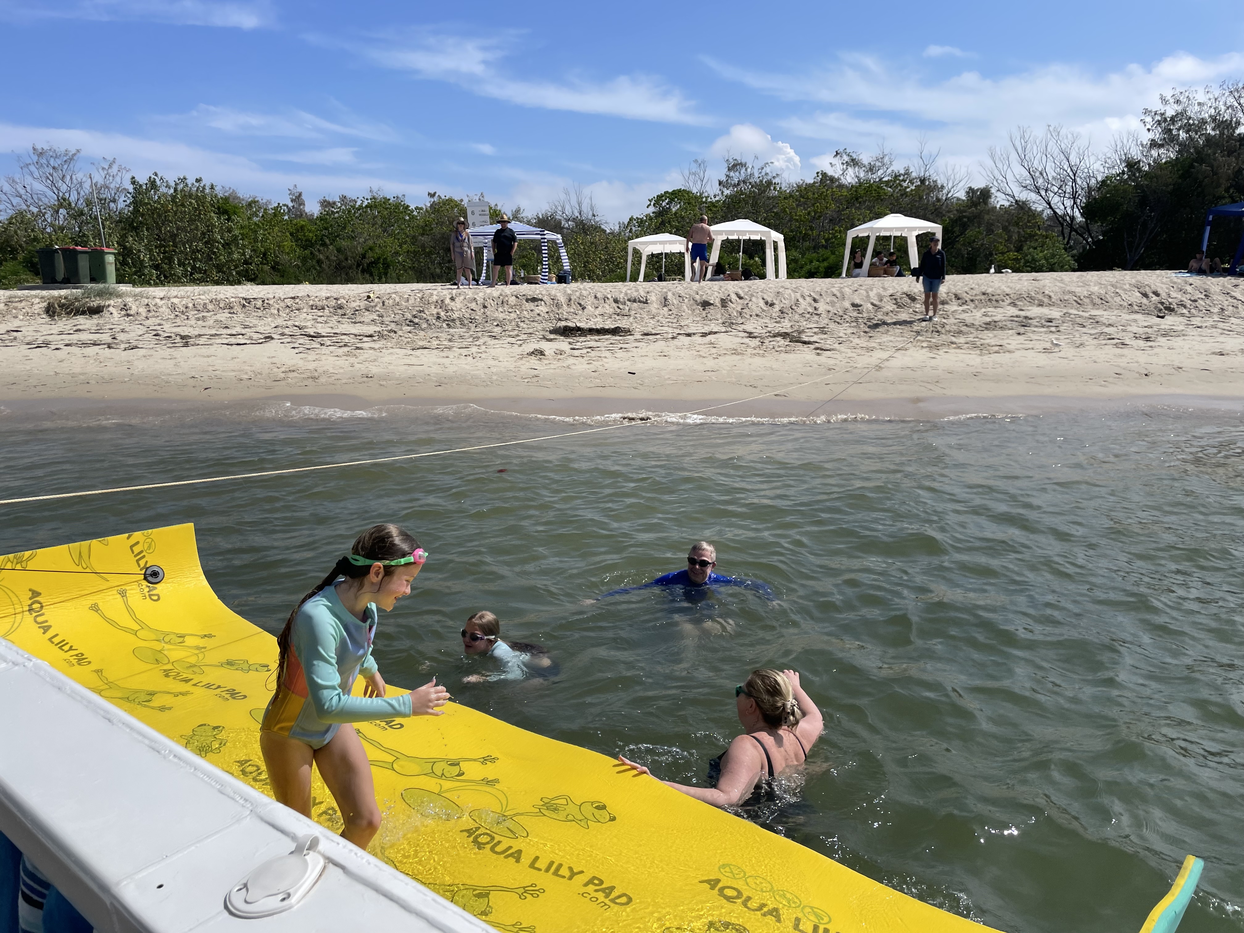 Surfers Paradise to Wavebreak Island 'Pelicans and Picnic' - Shared Tour