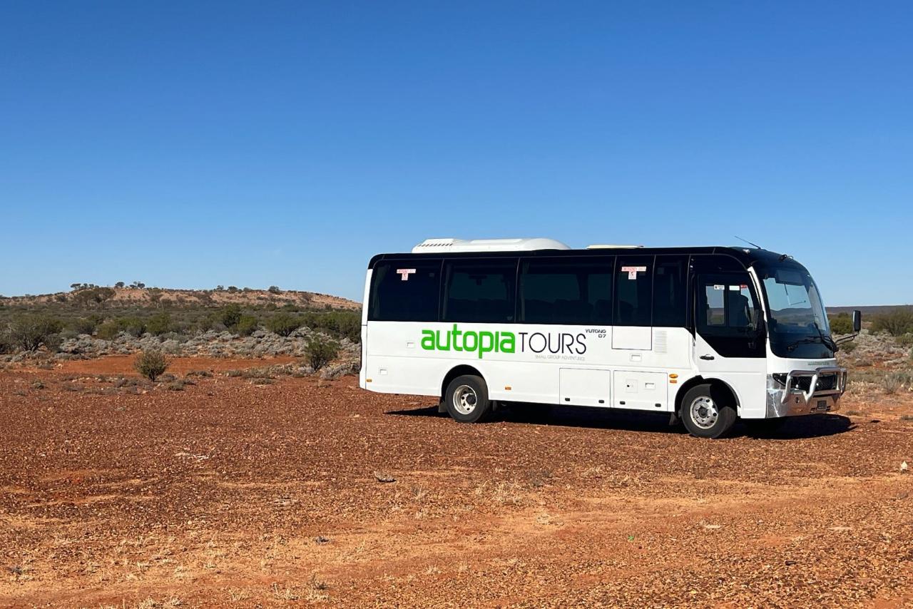 Autopia Tours: Express Transfer Alice Springs to Yulara / Ayers Rock Resort