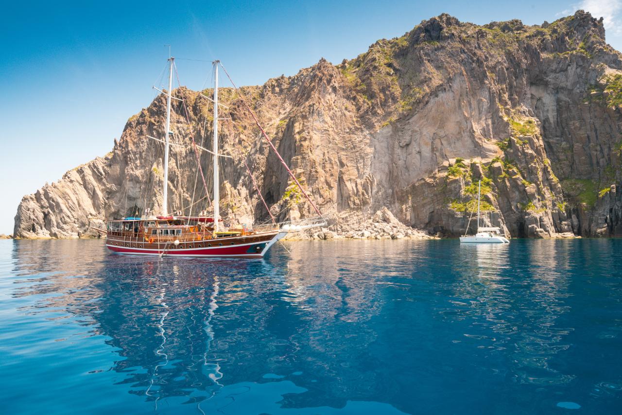 Gulet Cruise among Aeolian Islands, Sicily