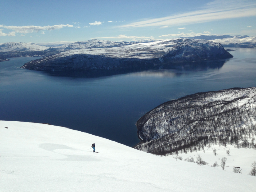 SCI E VELA AL MASSIMO LIVELLO: MOONDANCE ATTRAVERSO IL FINNMARK
