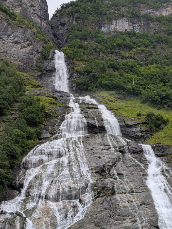 LA NORVEGIA A 360°: DALLA PROGETTAZIONE URBANA ALLE CASCATE SELVAGGE