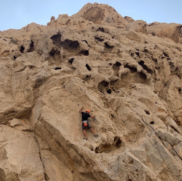 DUBAI - ARRAMPICATA NEL DESERTO	