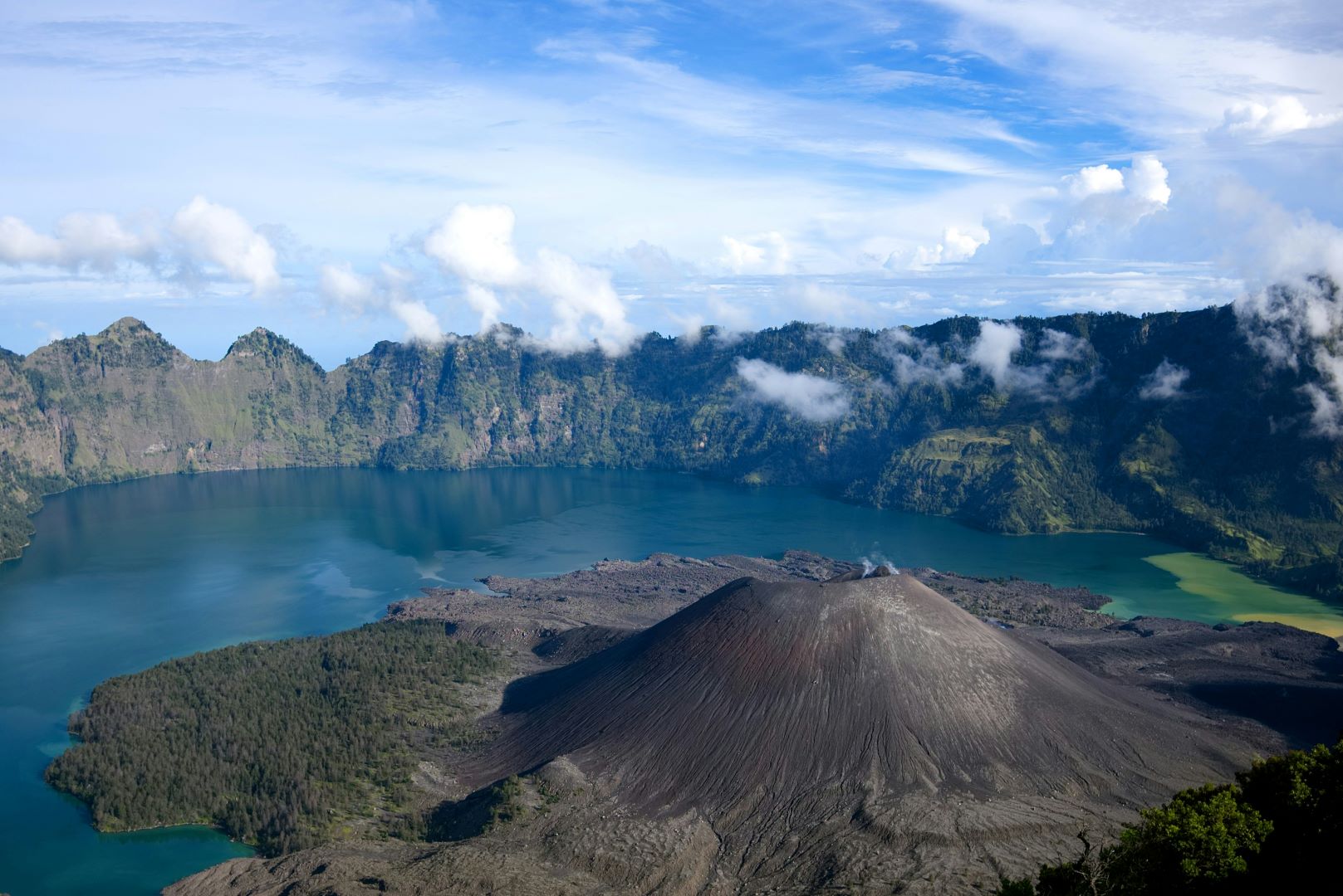 TREKKING SUL VULCANO RINJANI A LOMBOK - INDONESIA