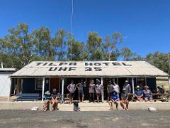 Iconic & Outback Pub Tagalong Tour