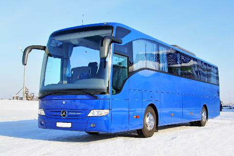 Std_Fleet_Blue_Coach_on_Snow___AdobeStock_303576948