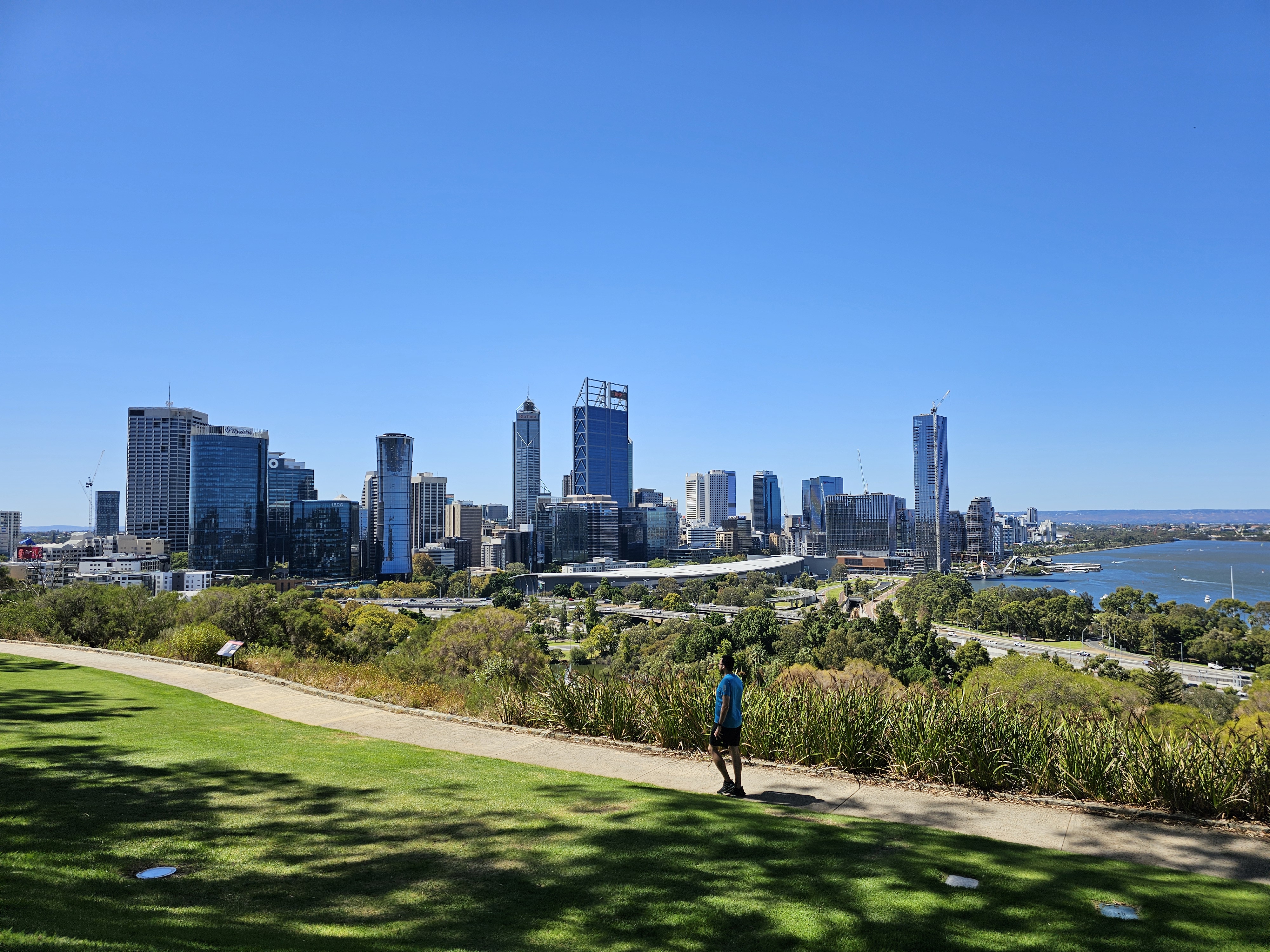 Premium Jumping Crocodile Tour & Litchfield National Park, 4WD 4-6 guests only, with lunch