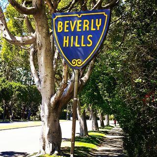 Hollywood and Beverly Hills 5 Hours Tour Plus the Grove & Farmers Market | 4 STOPS
