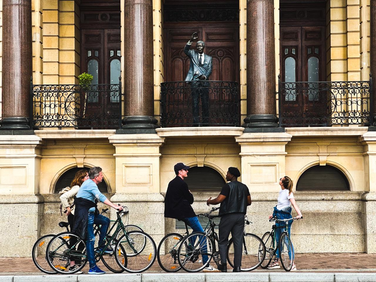 Cape Town City Centre & Woodstock Bike Tour Tiketi Reservations