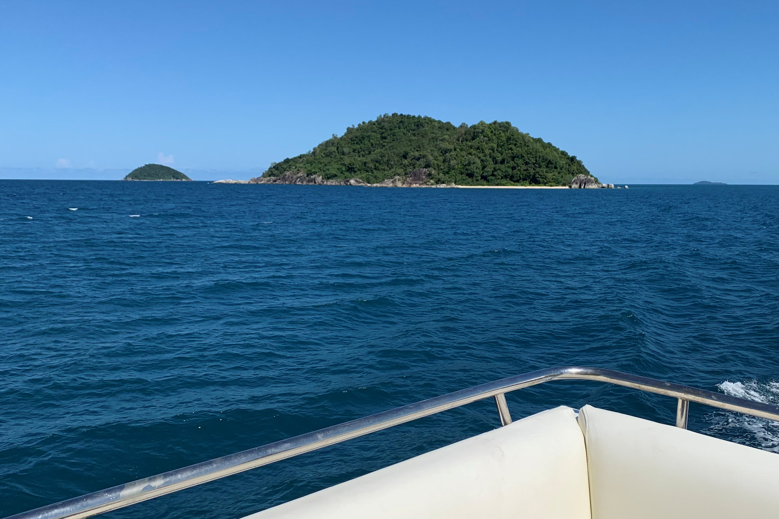 Townsville to Mission Beach | Friday | Northbound Hinchinbrook Coast | One-Way | 09.00am