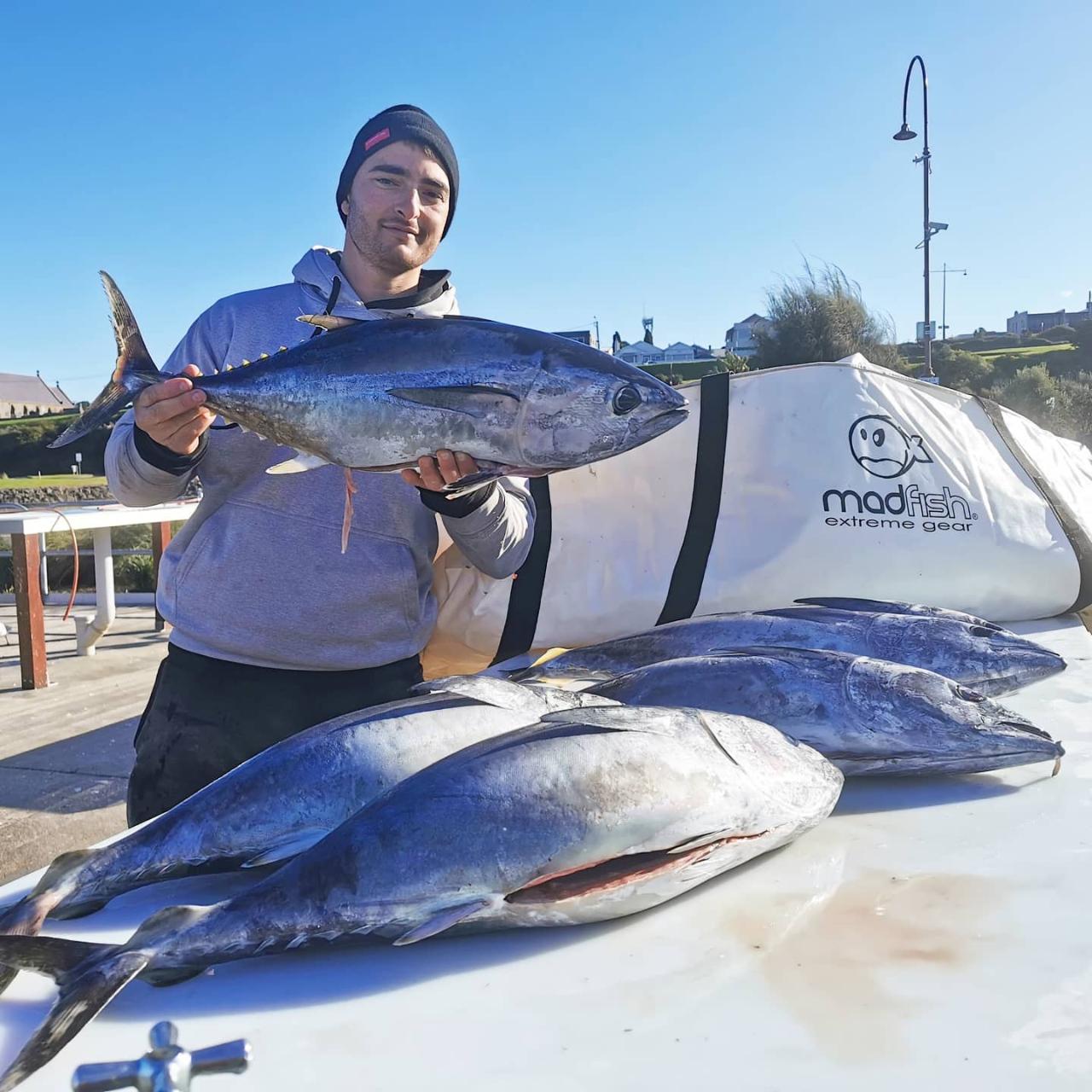 Portland/Apollo Bay/Port Fairy Tuna ‘Barrels’ Book the boat Cassar Fishing Charters Reservations