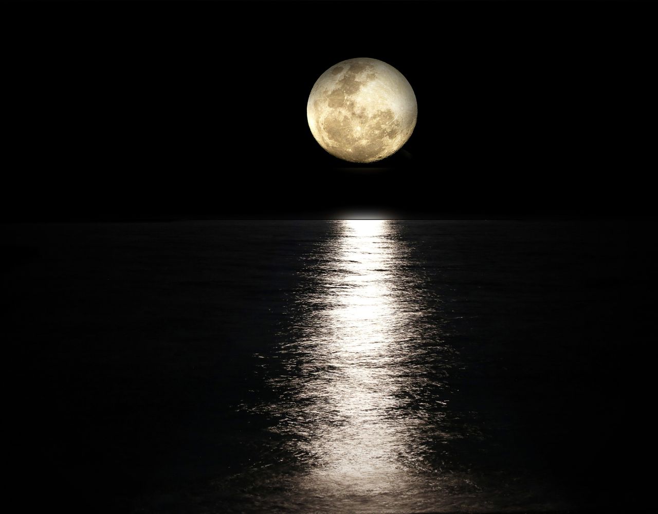 Full Moon Paddle