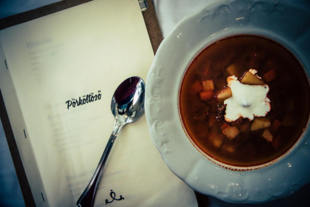 Secret Food Tours: Budapest Old Town – Strudel, Lángos & Gulyás