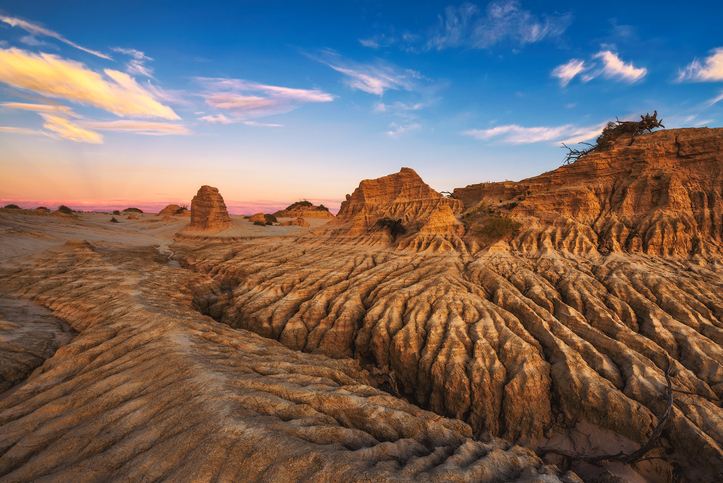  Lake Mungo - Full day with morning tea, ground tour and lunch.