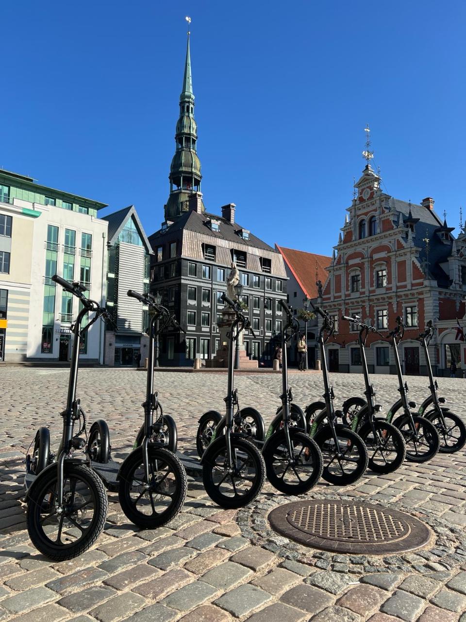 Guided Big Wheel E-scooter tour ''The best of Riga'' (GROUP)