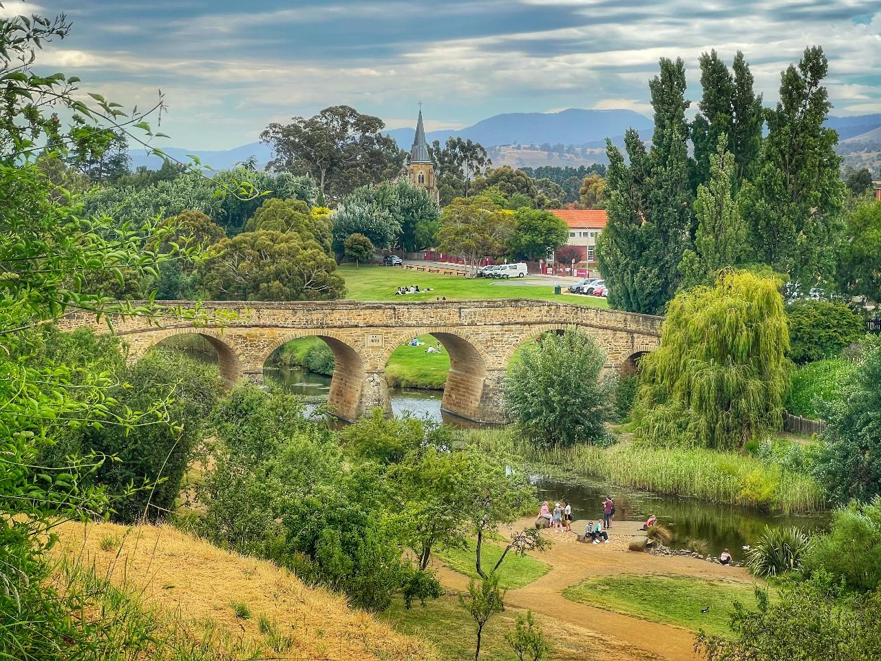 Tasmanian Devils and Richmond Activities in Tasmania