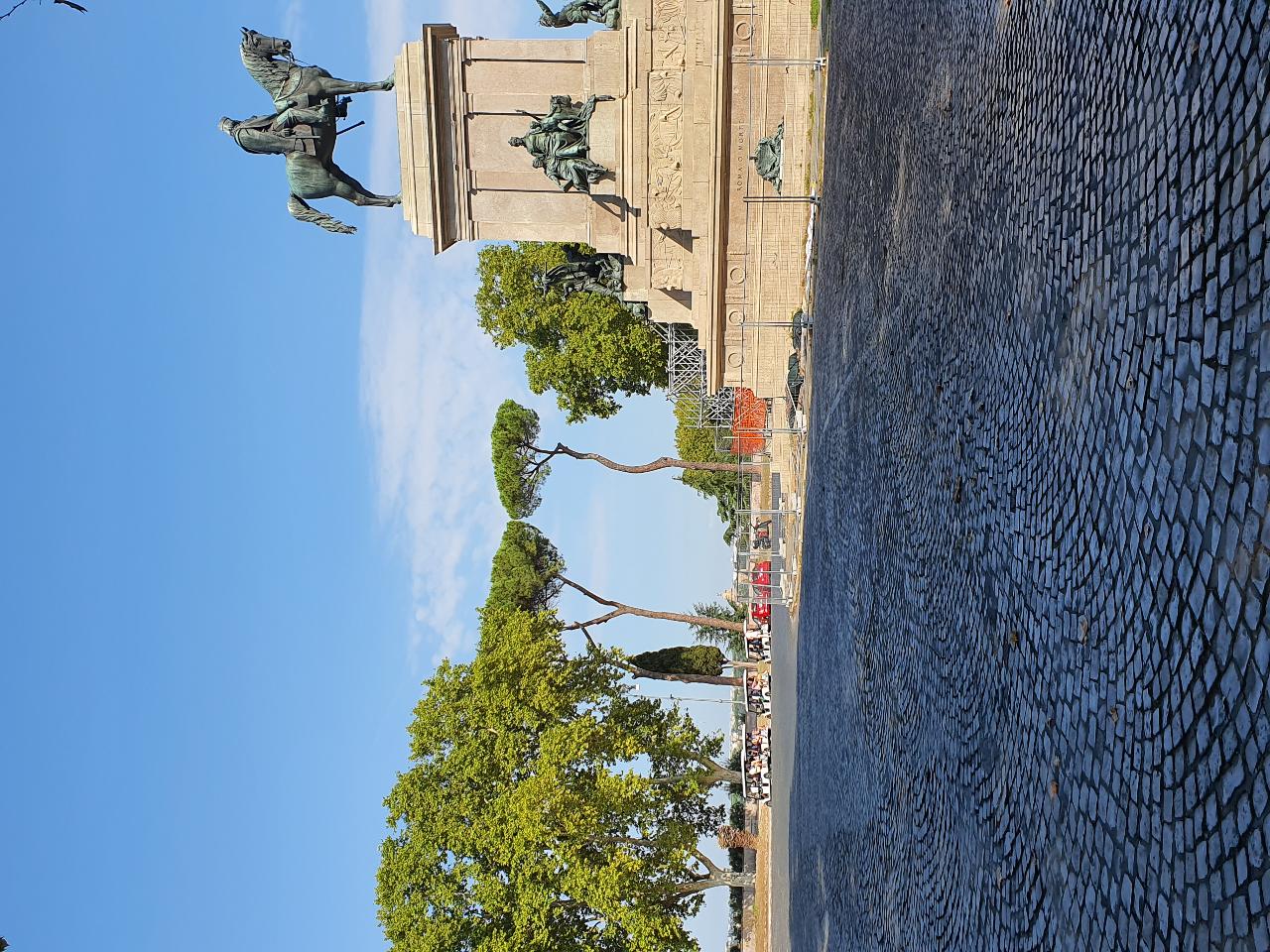 Rome in a Day in 3.5 hours by Golf Cart & Gelato