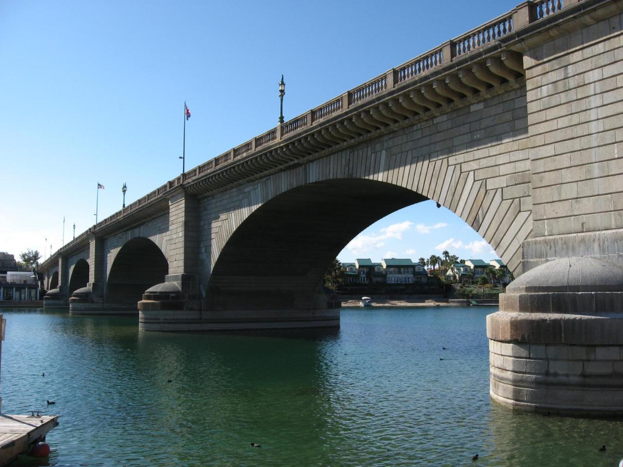 The London Bridge and Island Tour