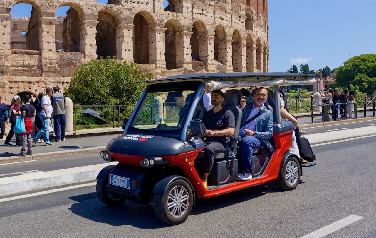 Rome City Tour by Golf Cart: Relax & Explore