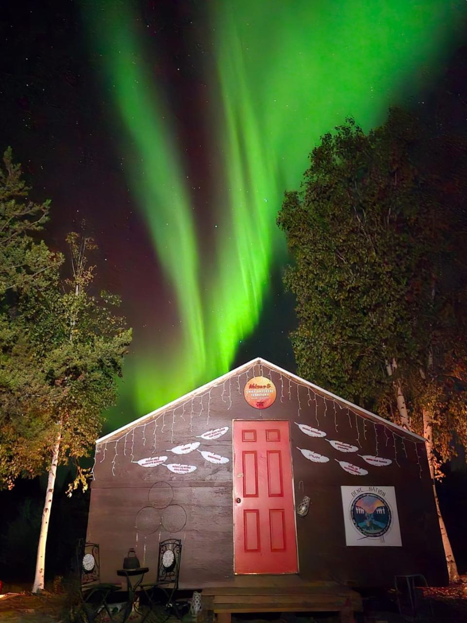 Aurora Cozy Cabin Aurora Viewing