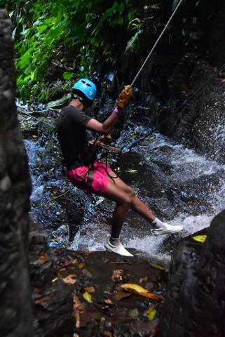 84Canyoning_Waterfall_Rappeling_CostaRica_rotated