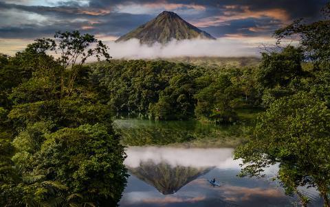 Guided hike in Arenal Volcano Ecological Park + Thermas