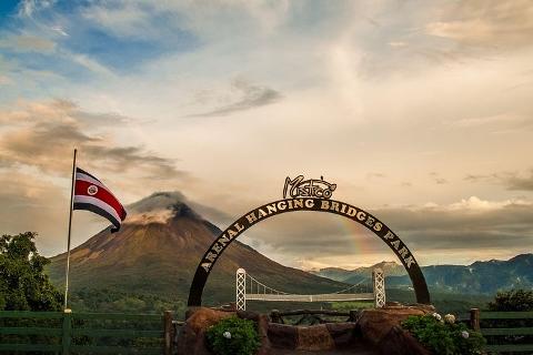 (4 in 1) Arenal Combo Tour: Hanging Bridges + Waterfall + Volcano hike + Lunch+ Hot Springs