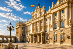Spanish: Royal Palace Guided Tour with Skip The Line Tickets