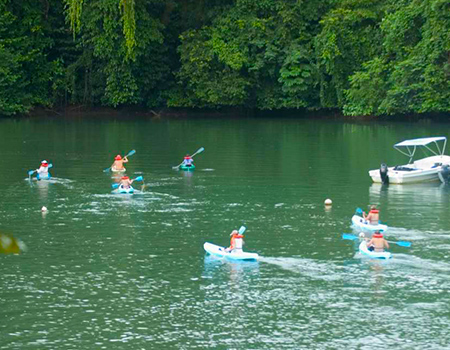 kayaking_the_river