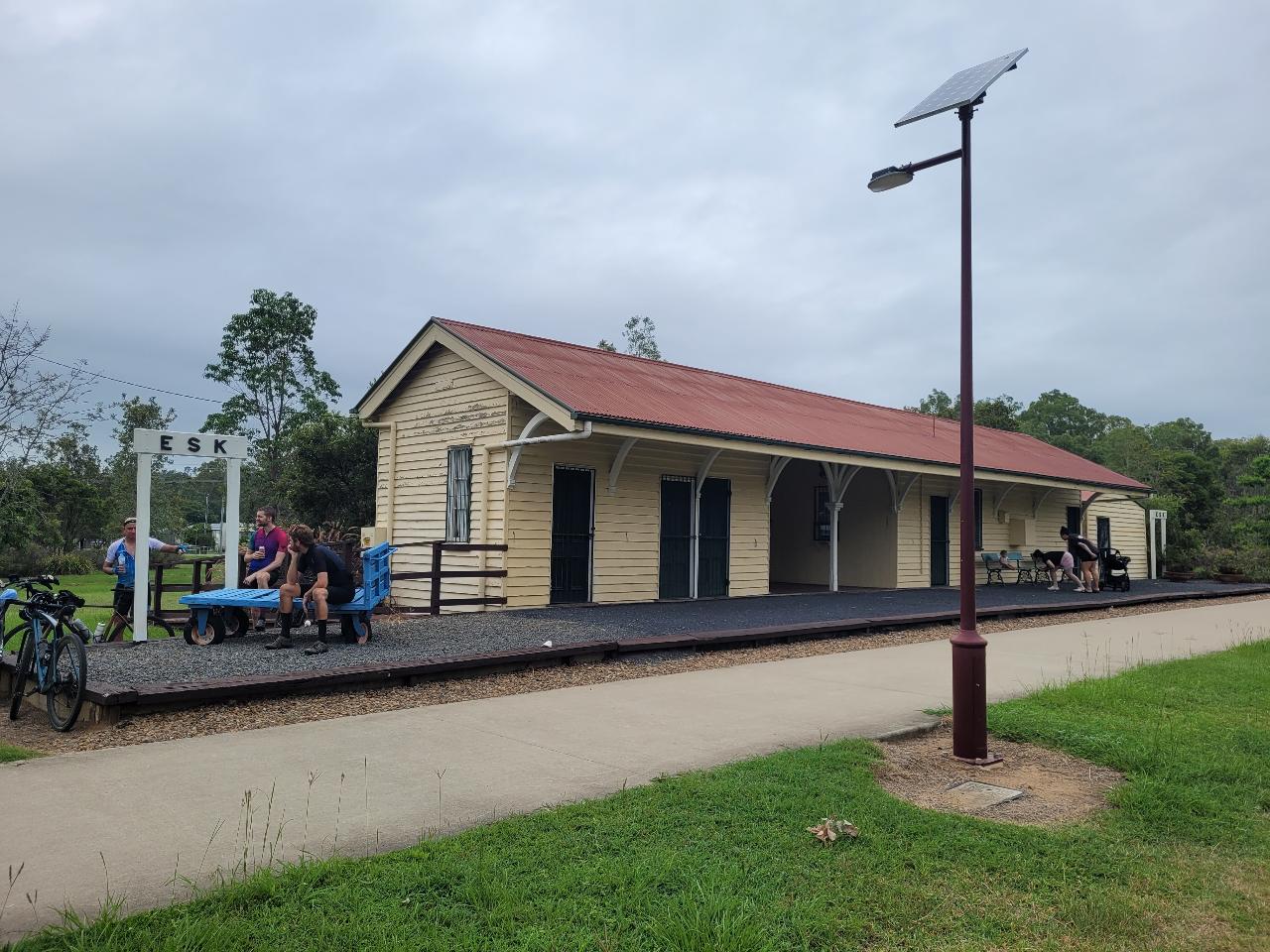 7.50 am Esk to Blackbutt shuttle