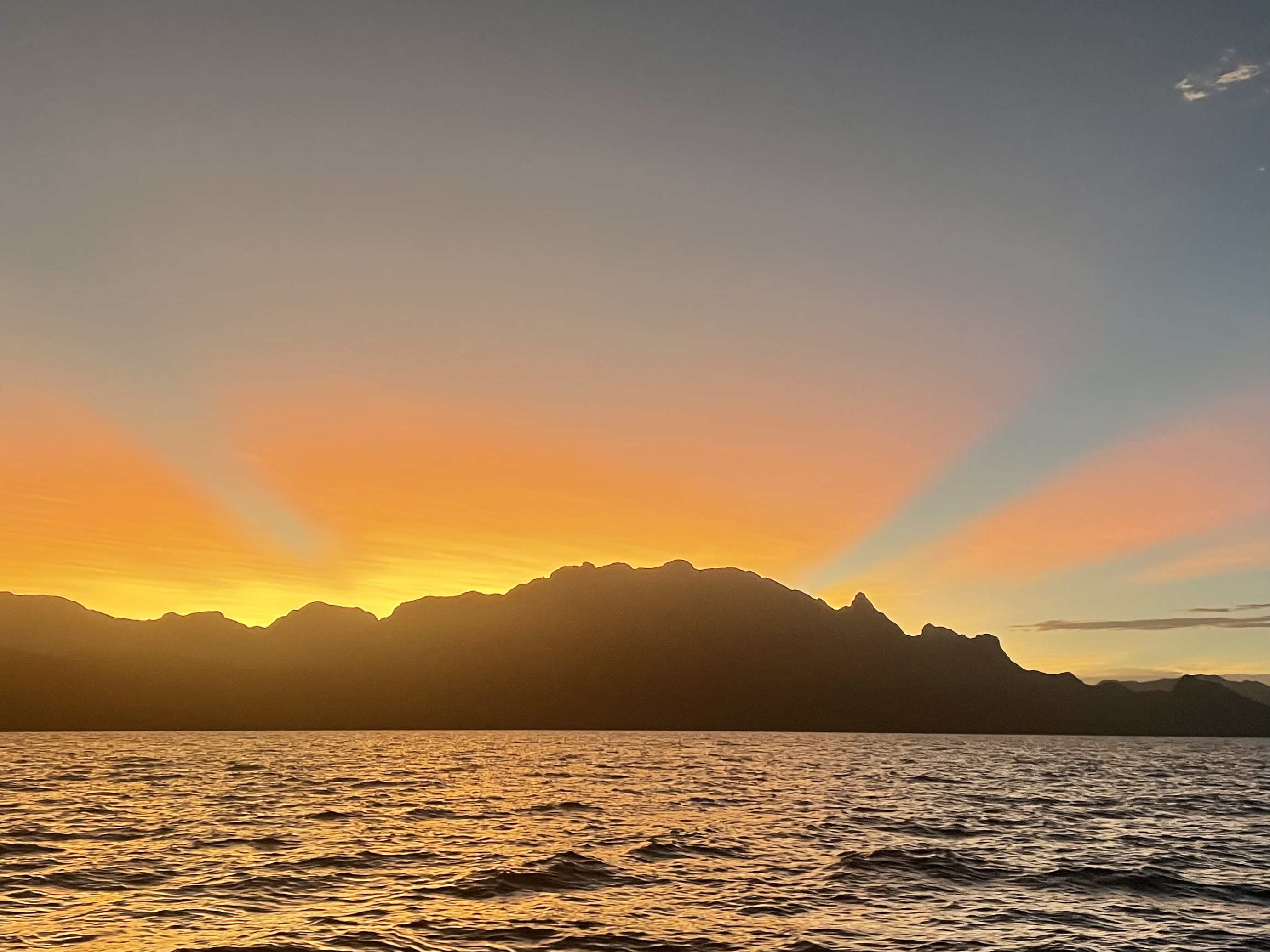 Sightseeing and Sunset tour Hinchinbrook Island