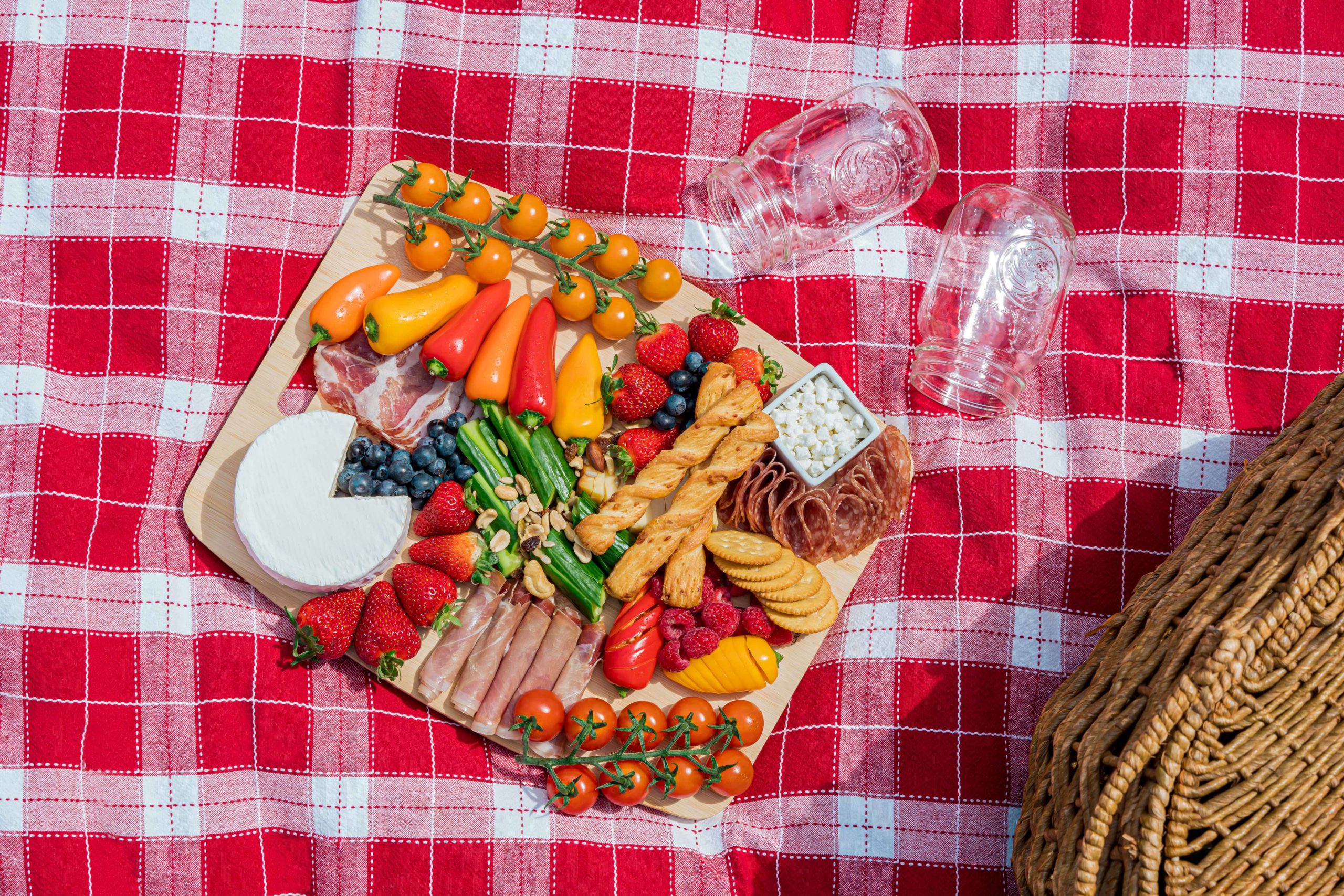 The Valley Vineyard Picnic + Wine Tour Experience Vintage Vino Tours