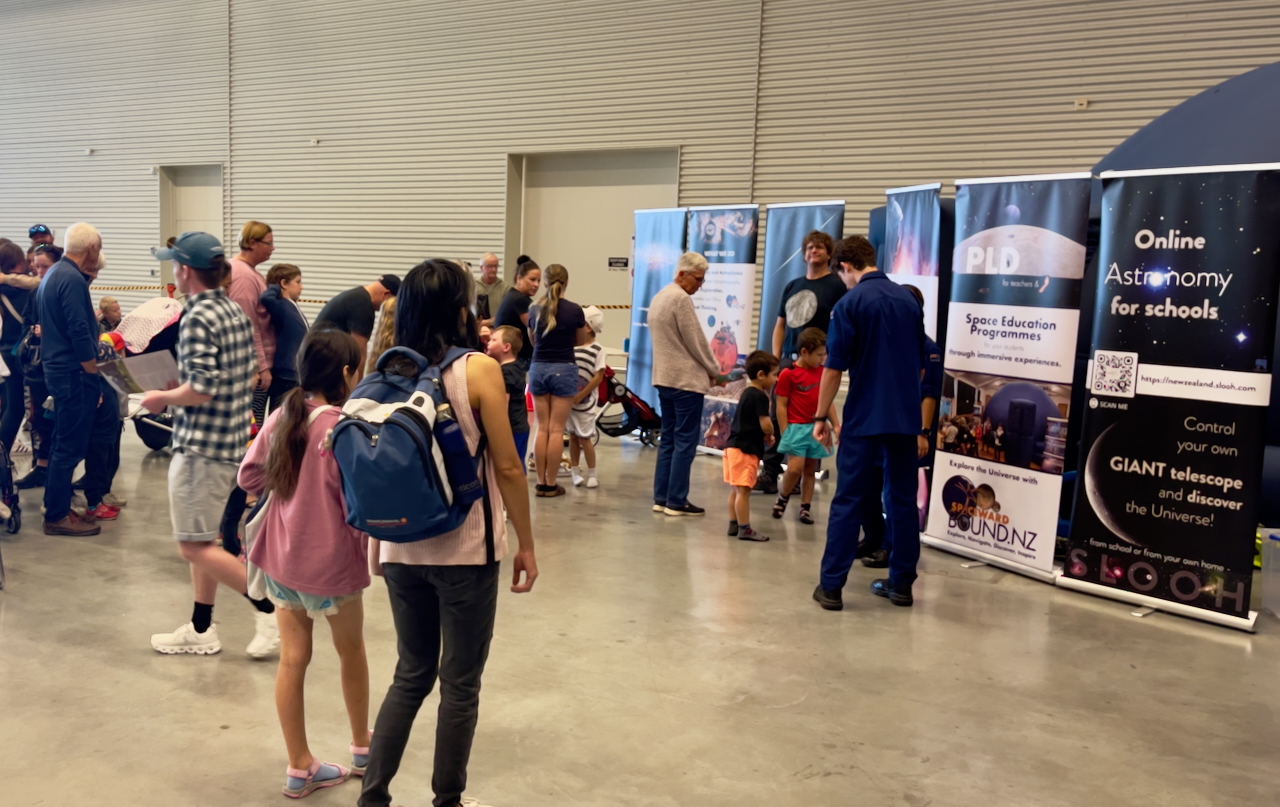 Send your kids to space! Planetarium Shows with the Mars Blueberry Astrobiology Dome