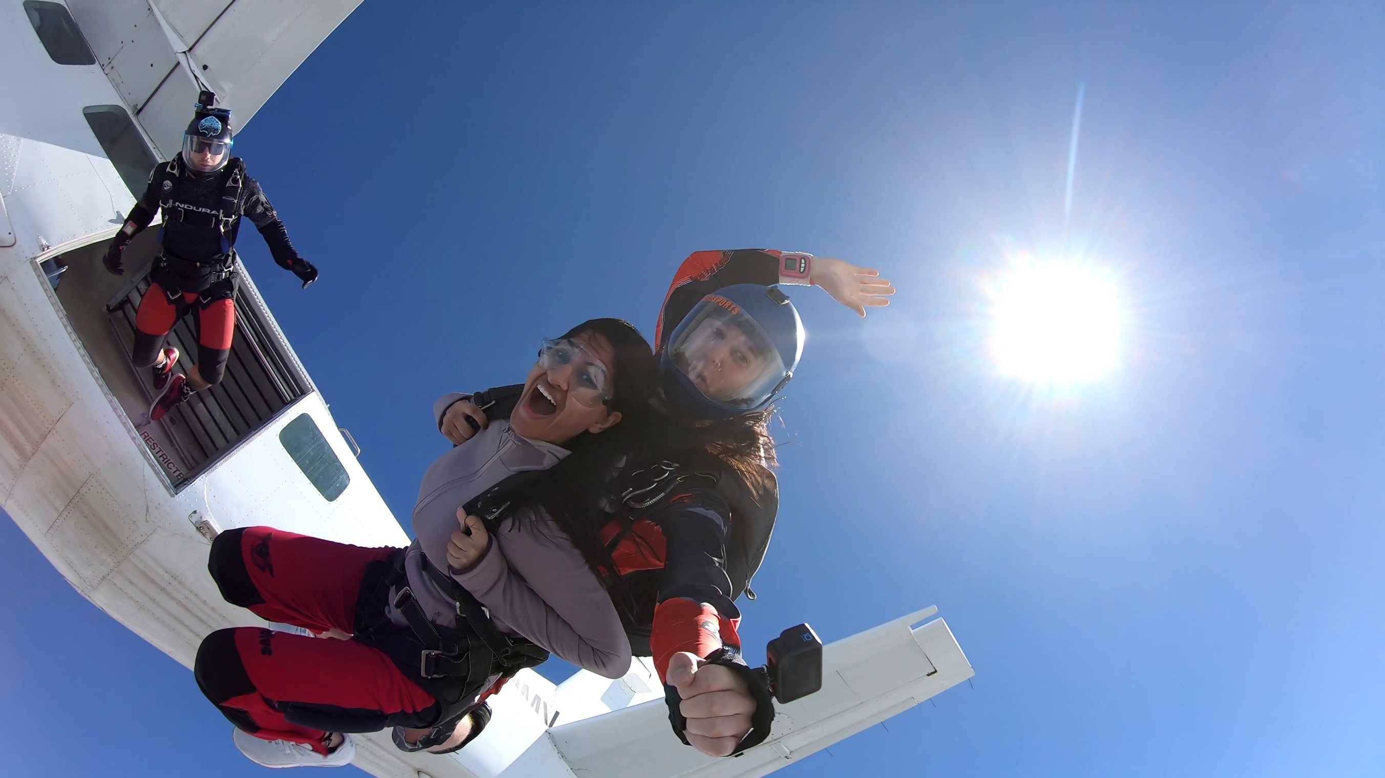 Tandem skydive up to 15,000ft Midweek