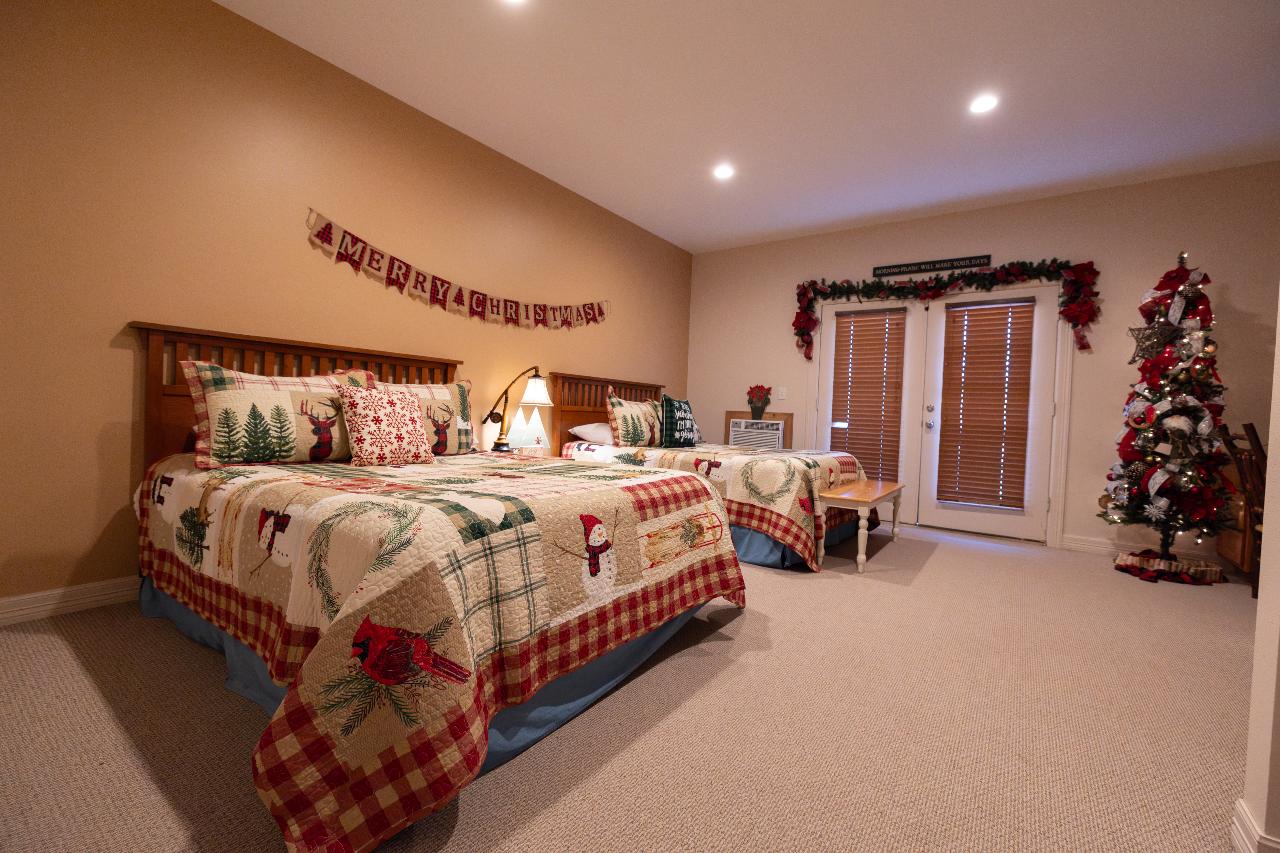 Lumberjack Christmas Lodge Room