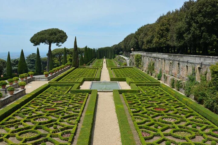 Choose your visit to Castel Gandolfo: Apostolic Palace, Gardens