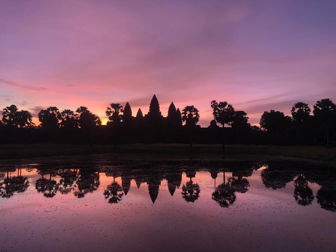 Angkor Wat: Highlights and Sunrise Guided Tour
