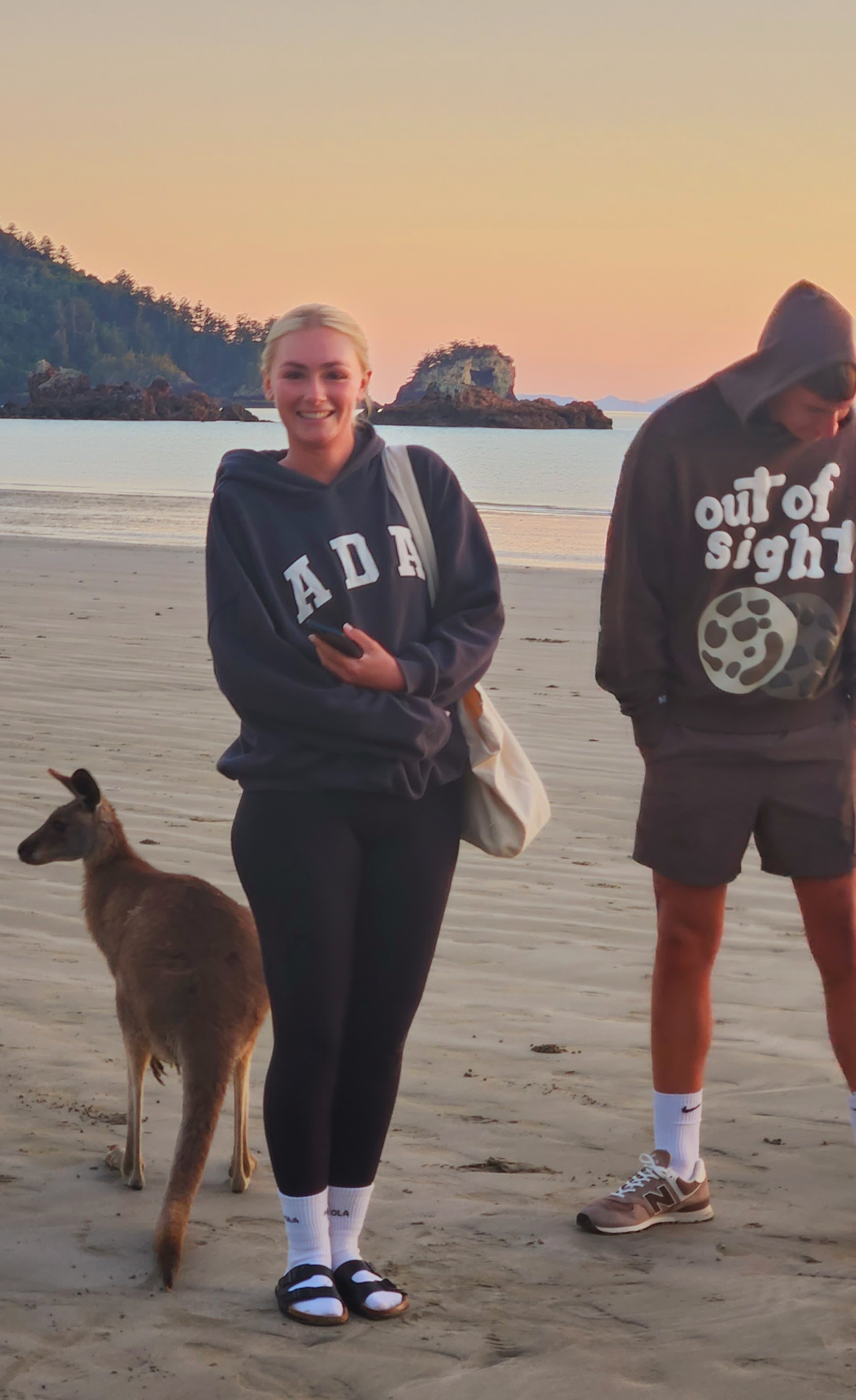 Sunrise with kangaroos-departs Airlie Beach