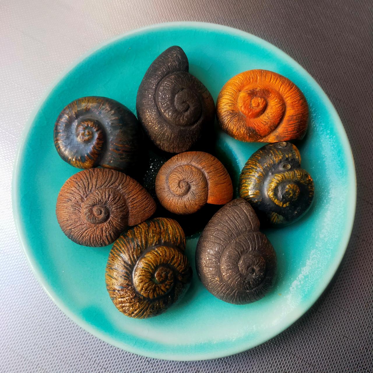 Nga Kaihanga Uku: Pupurangi Pendants – Todd Douglas