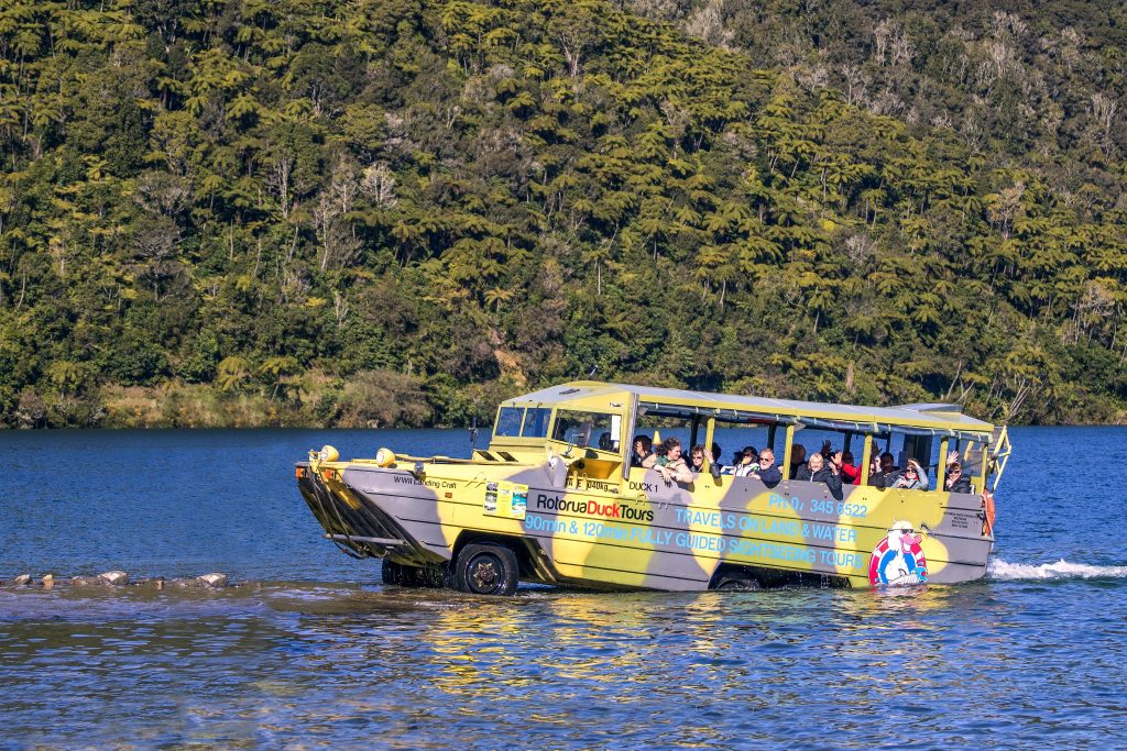 Rotorua Duck  City and Lakes Tour 