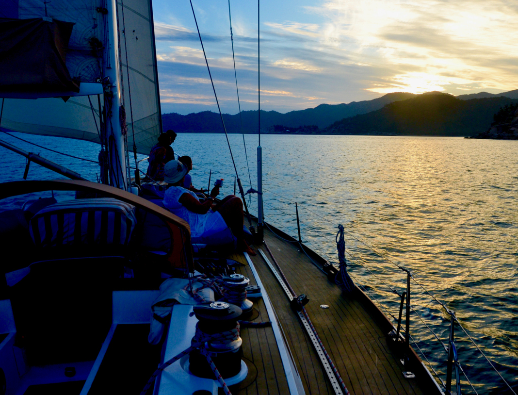 Sunset Sailing Cruise - Magnetic Island