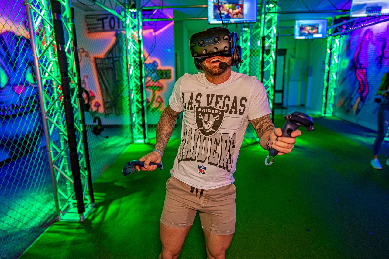 vr-escape-room-glowing-rooms-australia-reservations