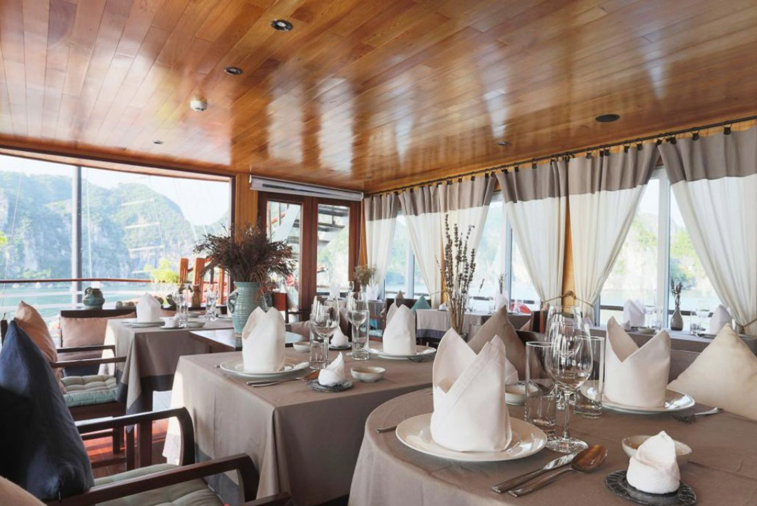 8-Day Premium Vietnam Tour from Hanoi: Halong Bay, Hoi An and Ho Chi Minh City | 7 Breakfasts, 2 Lunches and 2 Dinners