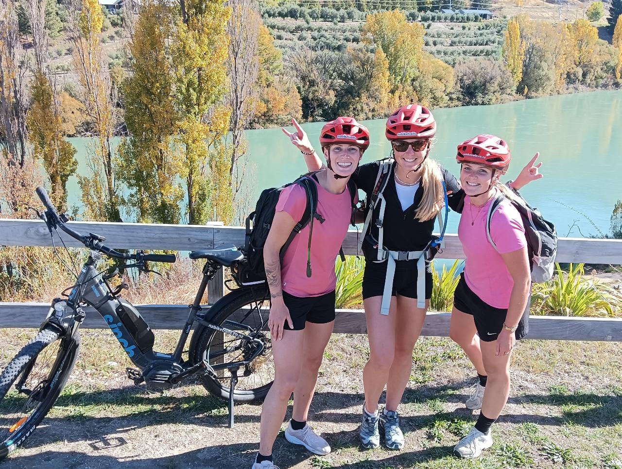 Meet in Cromwell: Lake Dunstan Cycle Trail Including E-bike Hire And Transfer Back To Cromwell