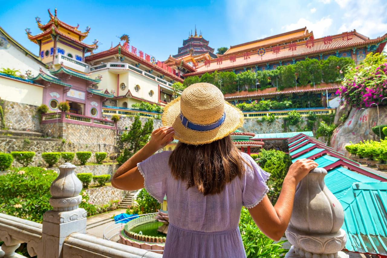 Penang: Hilltop Views, Kek Lok Si & Local Laksa Tasting