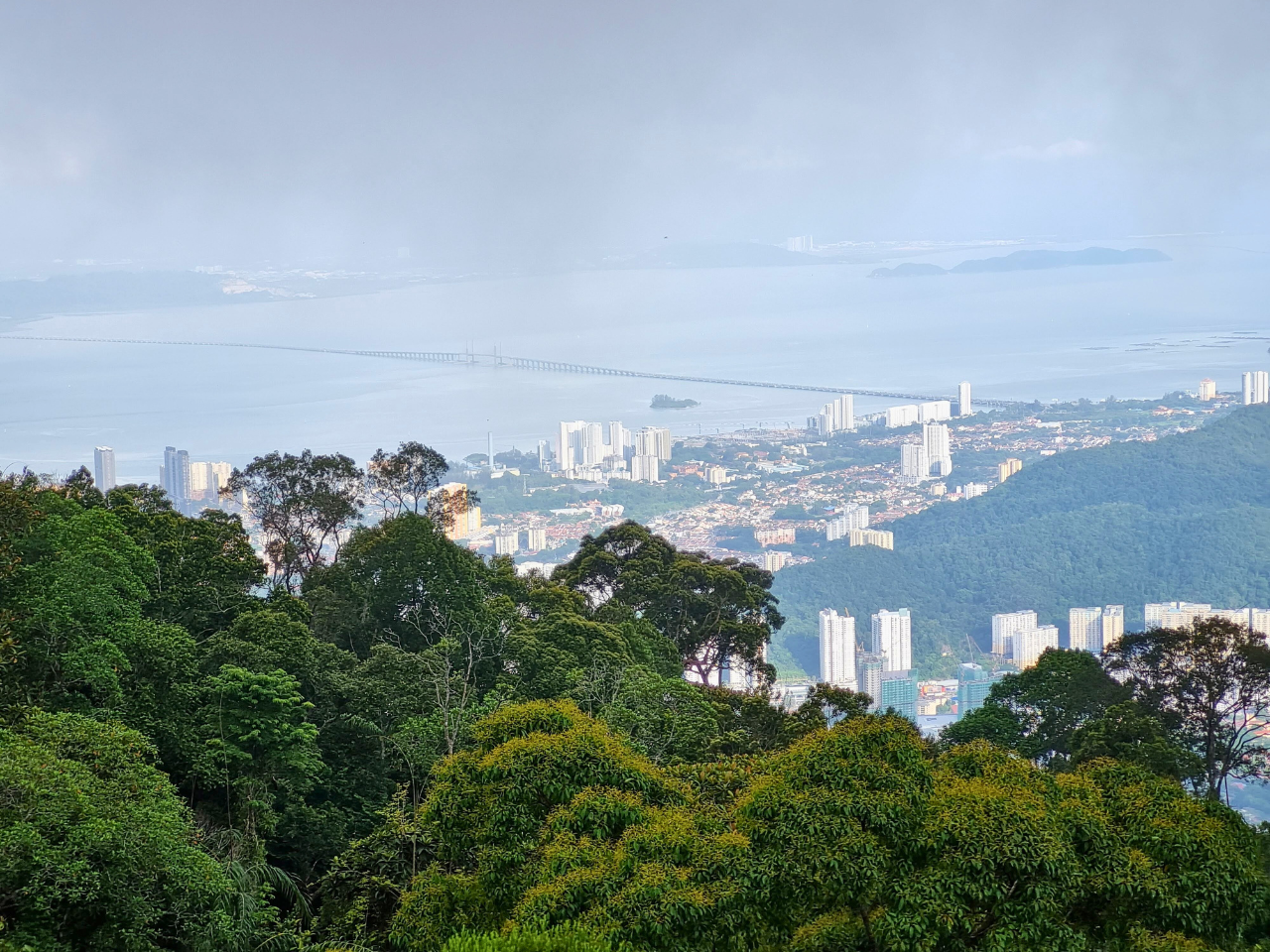 Penang Hill and Kek Lok Si Temple Guided Tour 