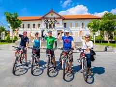 Chiang Mai: Private Historic Old City Bike Tour - Night