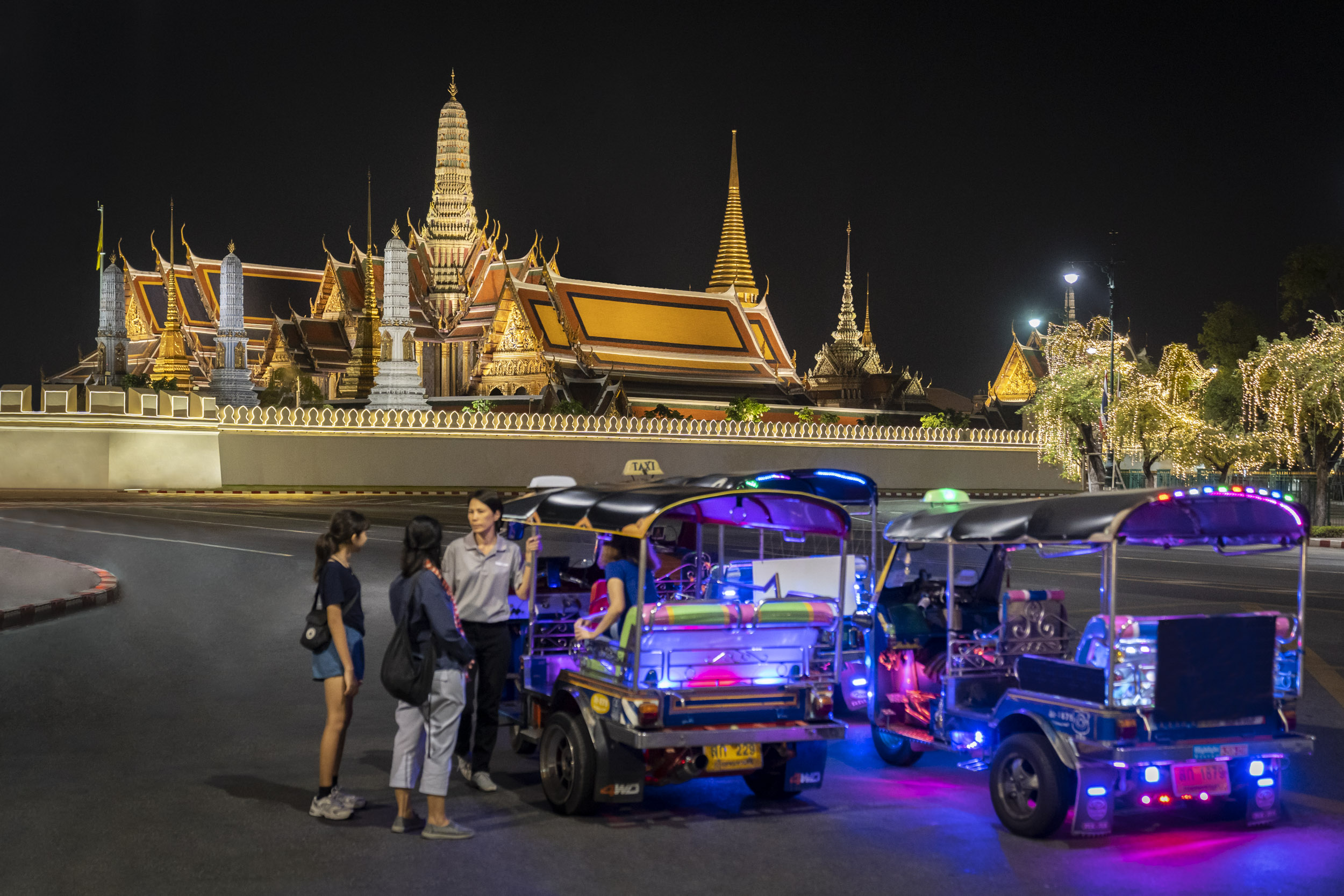 Bangkok Street Eats Guided Tour by Tuk Tuk